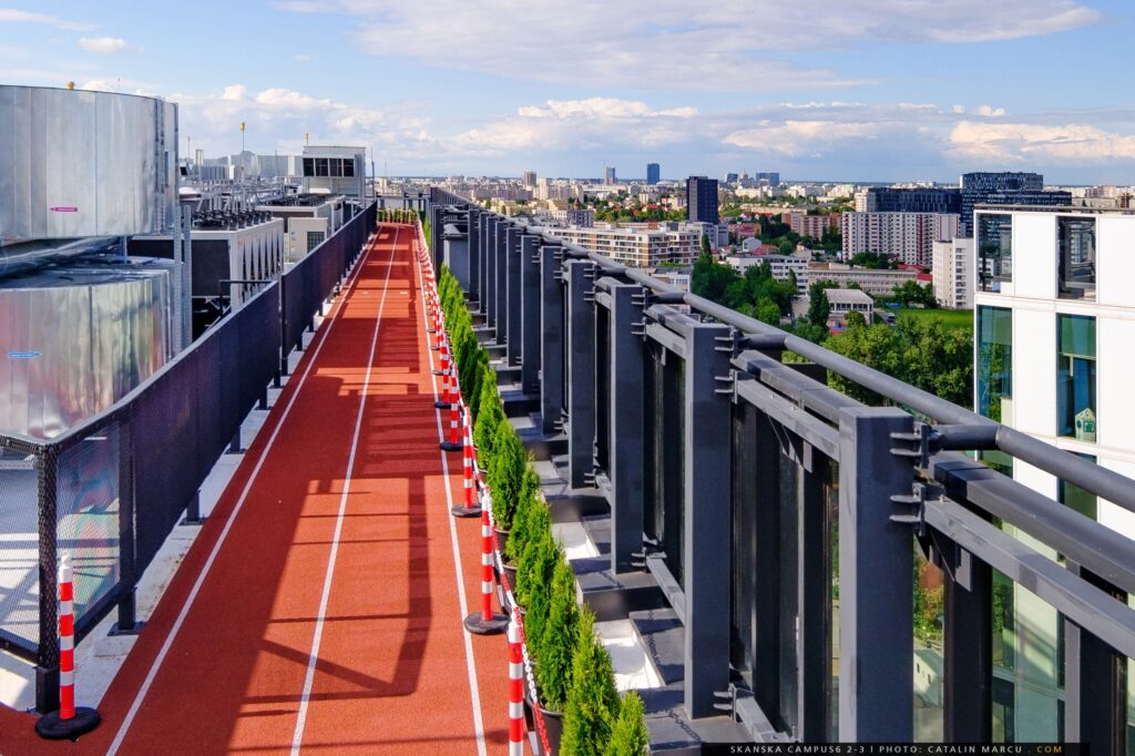 Rooftop track on Skanska building