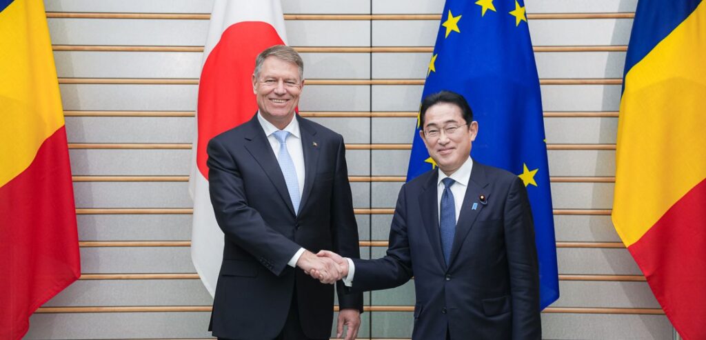 Romania's President and the Prime Minister of Japan meeting in Tokyo