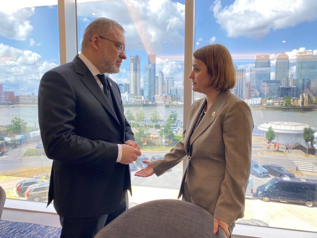 Ukrainian minister of Energy and the Romanian Foreign Affairs Minister in London.