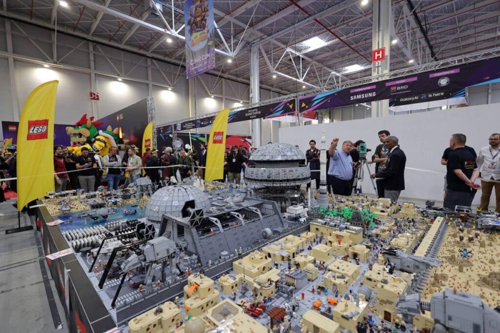 Romanians Set Record for World’s Most Giant Star Wars Diorama from Lego Pieces